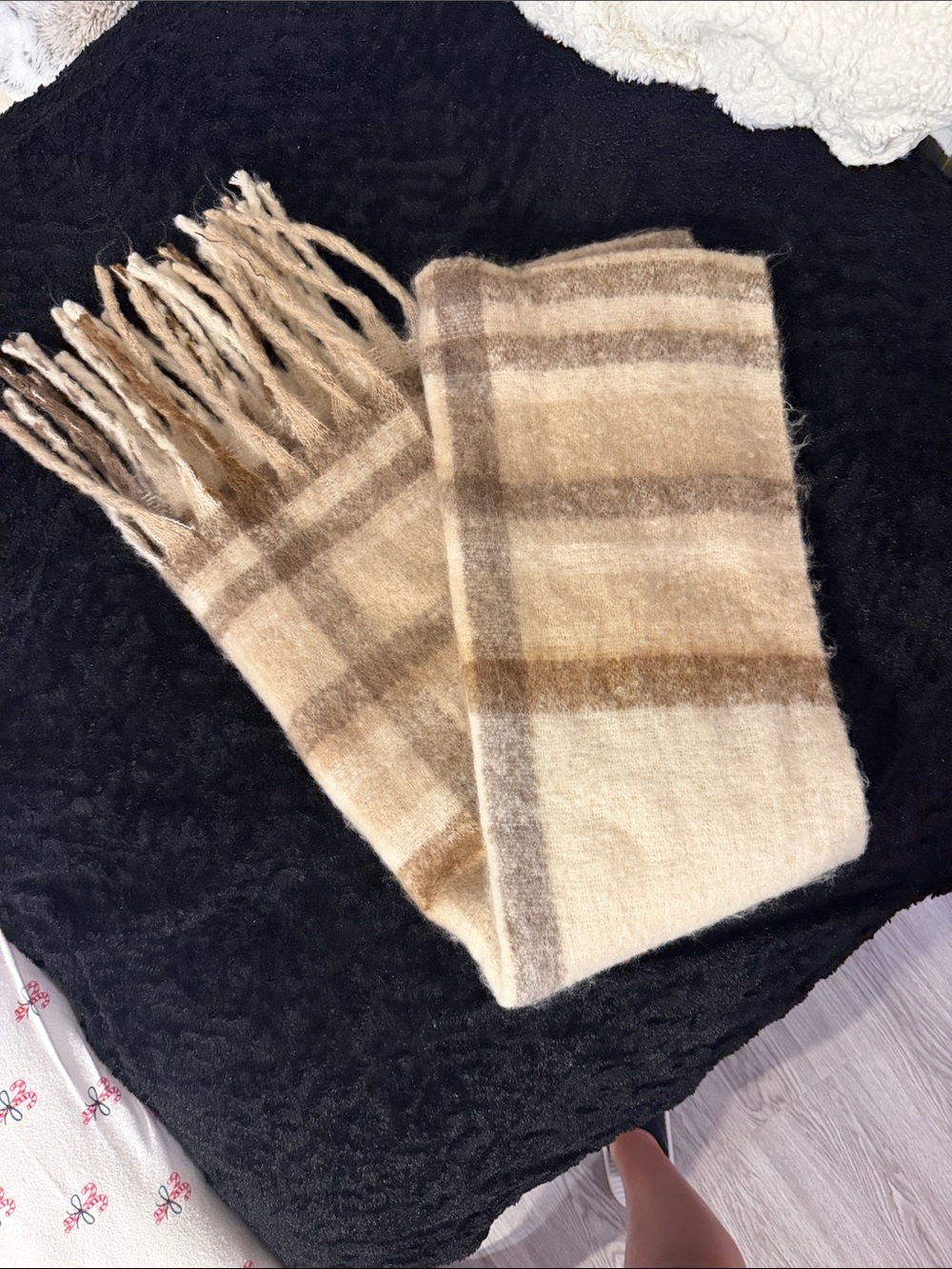 Windsor Cozy Beige Plaid Fringe Scarf